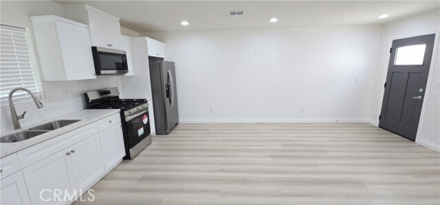 Foto principal - 10824 Long Beach Blvd