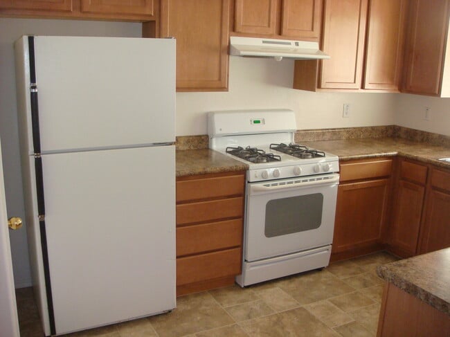 Foto del edificio - 608 N Robles St