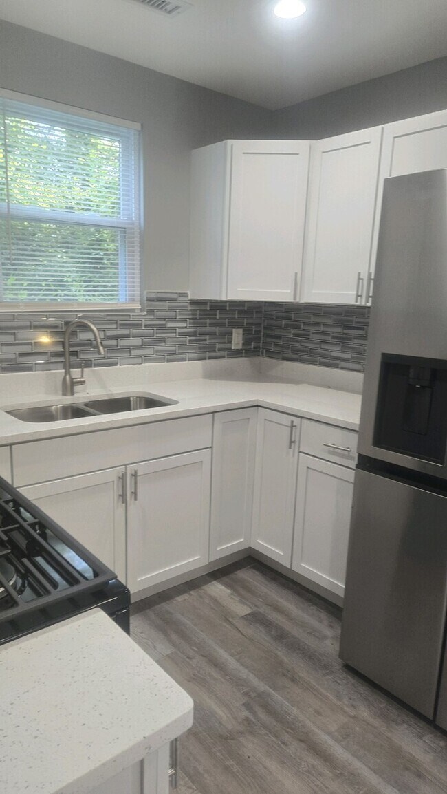 Foto del edificio - Beautifully rehabbed home