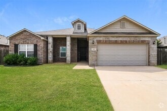 Building Photo - 909 N Donald Way