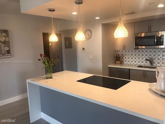 Building Photo - 2 br, 2 bath Condo - 20515 E Country Club ...