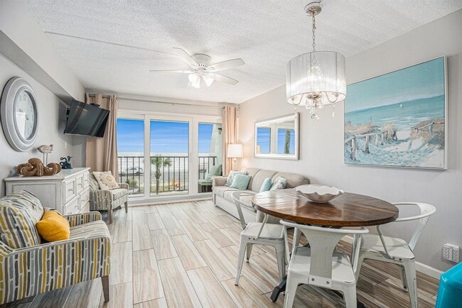 Building Photo - 7310 Seawall Blvd