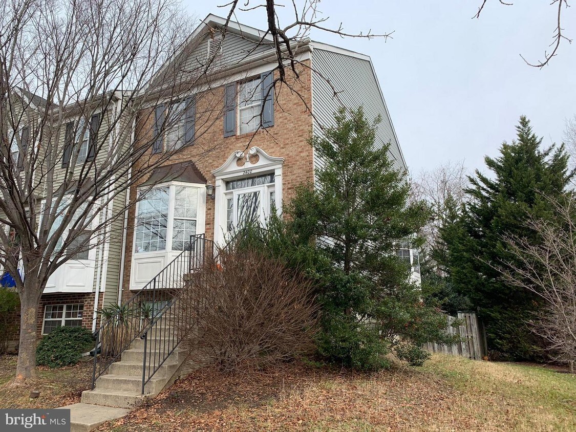 Foto principal - 2400 Hamden Ct