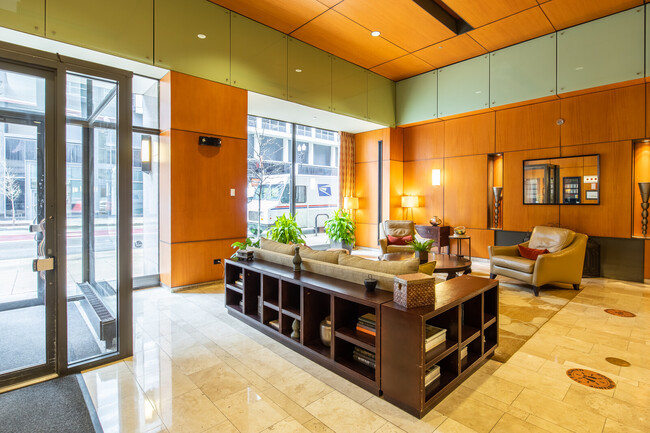 Foto del edificio - 208 W Washington St