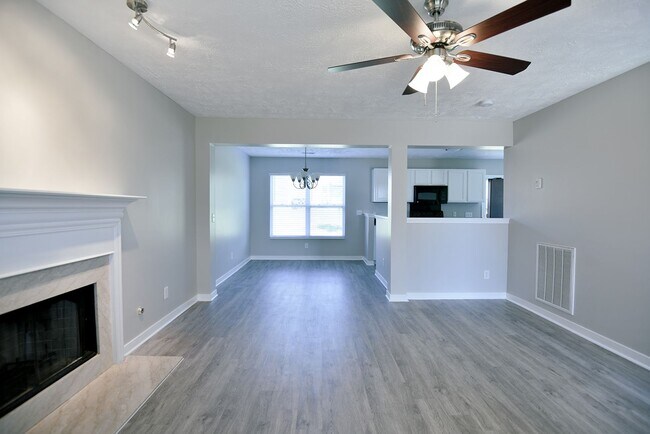 Building Photo - Adorable Cape Cod*Highly Sought After Subd...