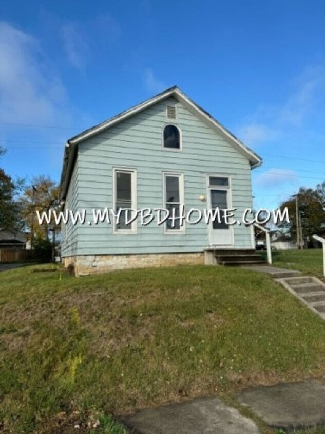 Primary Photo - 1328 Dubois St