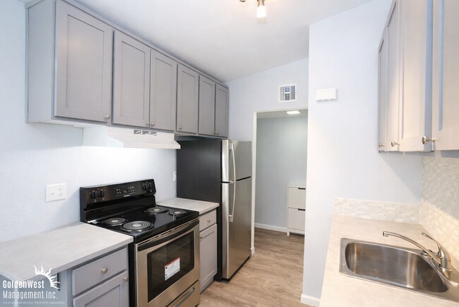 Foto del edificio - 1Bdm 1Ba Apartment in the Heart of Las Vegas