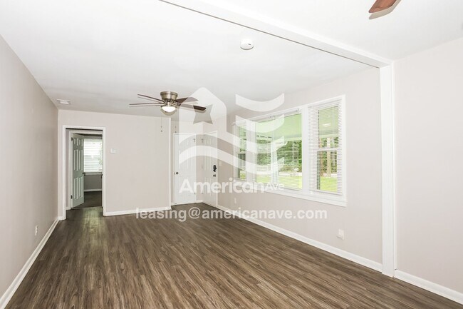 Foto del edificio - 626 Carolina Springs Rd