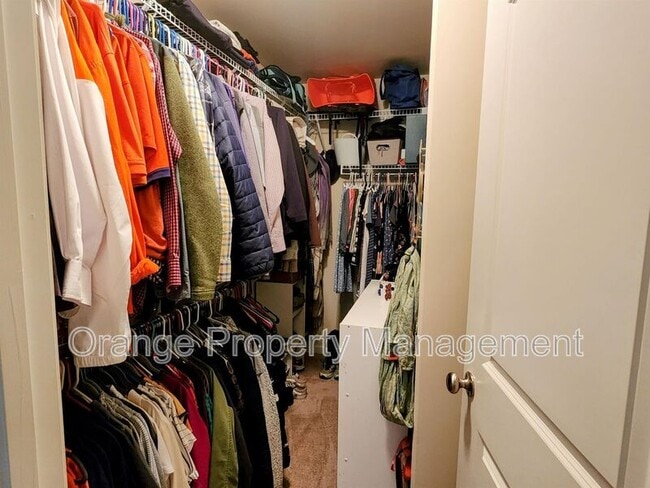 Building Photo - 612 Sandstone Dr