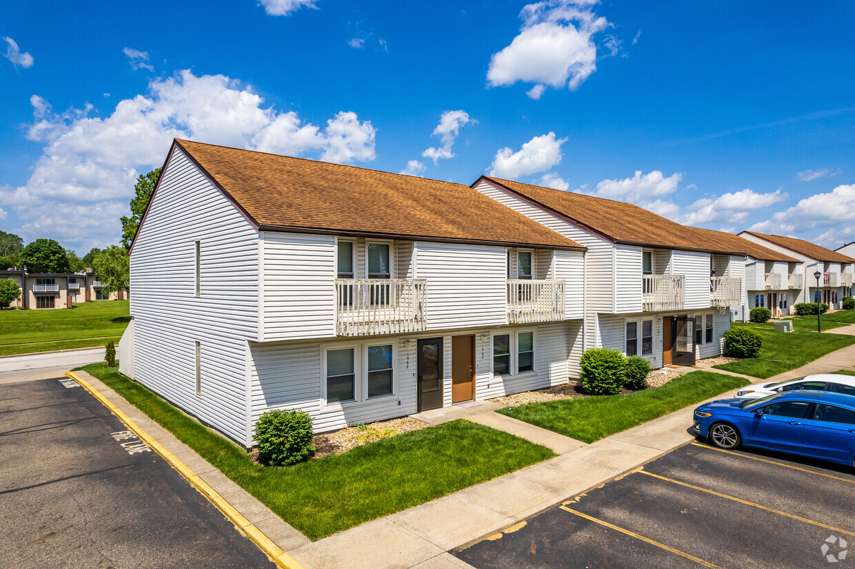 Primary Photo - KSU East Townhomes - Student Housing