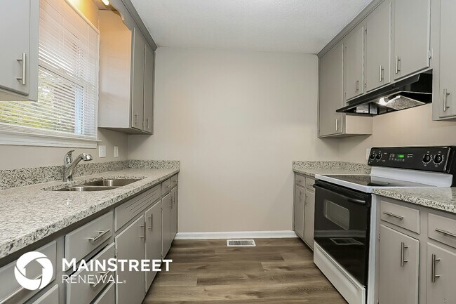 Building Photo - 104 Jonesboro Ct