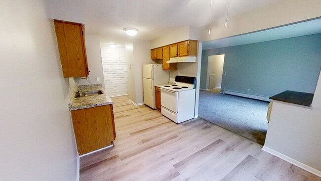 Building Photo - Stenwick Manor