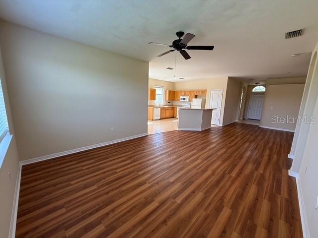 Building Photo - 1823 Scarlett Ave