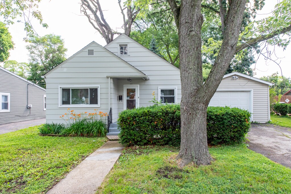 Foto principal - 221 Kenwood Dr