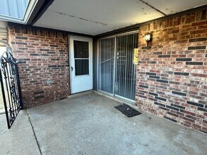 Building Photo - 4404 75th Dr