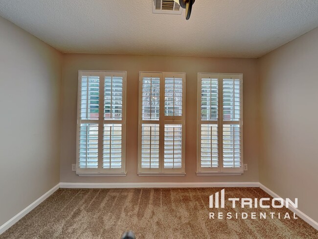 Foto del edificio - 230 Ridge Pointe Dr