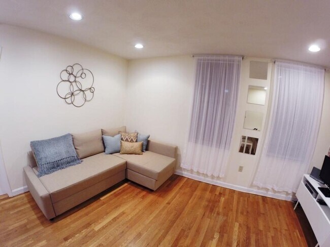 Foto del edificio - 65 Hemenway St