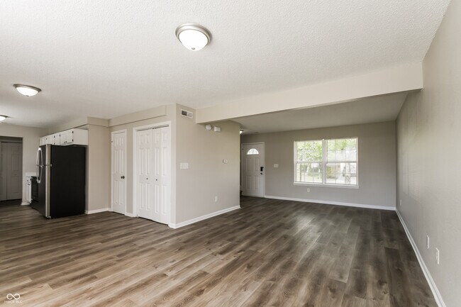 Foto del edificio - 265 E Pine Ridge Dr