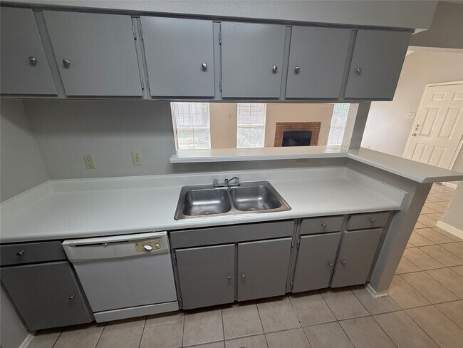 Foto del edificio - 7200 W T C Jester Blvd