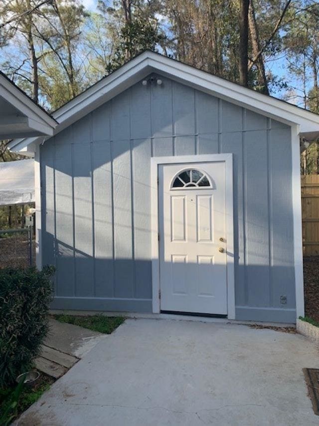 Building Photo - 5990 Deer Park Cir