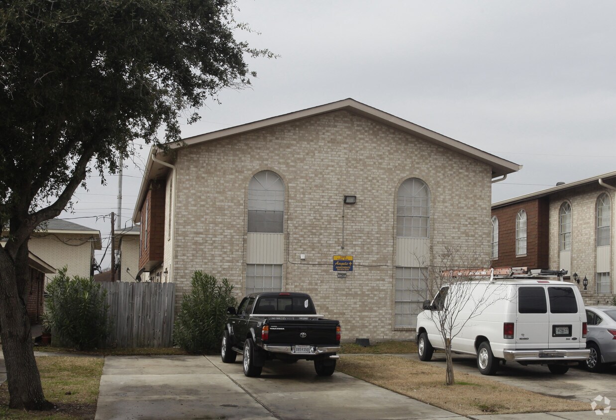 Building Photo - 1240 Lake Ave