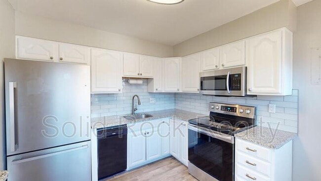 Photo - 1615 Shasta Dr House