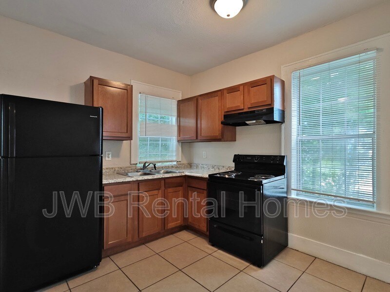 Foto del edificio - 768 Acorn St