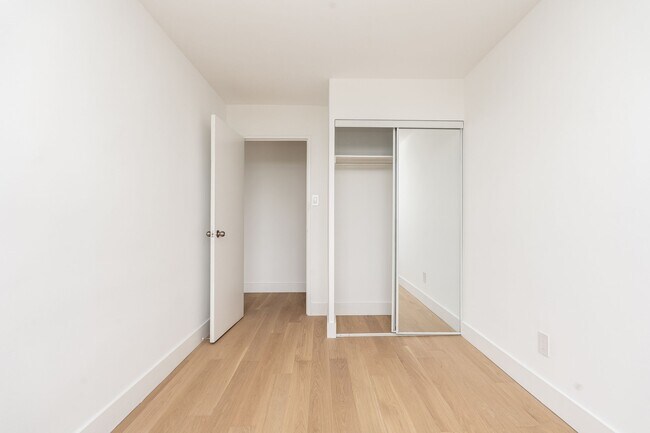 Photo du bâtiment - 800 Richmond St W