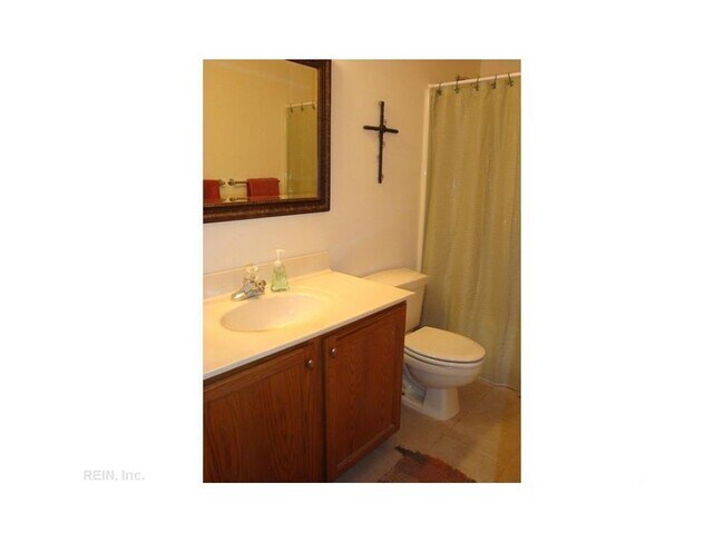 Building Photo - 18 West Dressage Dr. Hampton