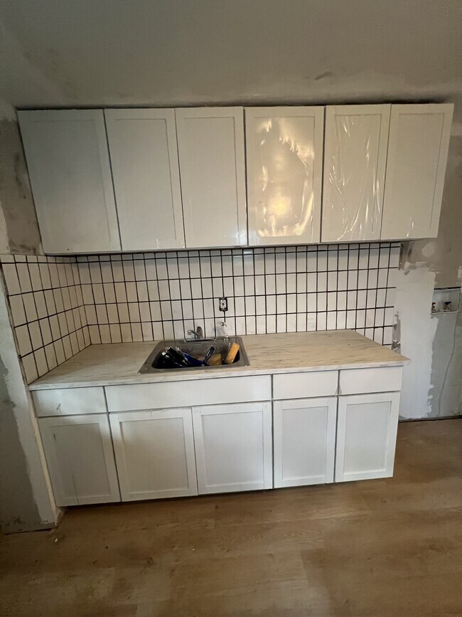 Building Photo - 718 S Main St