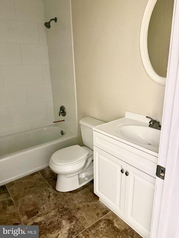 Building Photo - 6 Galaxy Ct