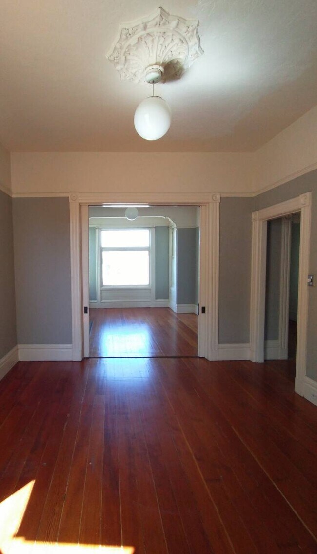 Building Photo - 2521 19th St