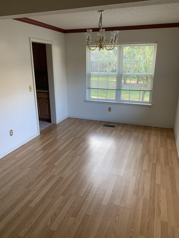 Building Photo - 2409 W Twin Oaks St