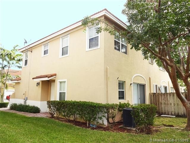 Foto del edificio - 998 NE 30th Ave