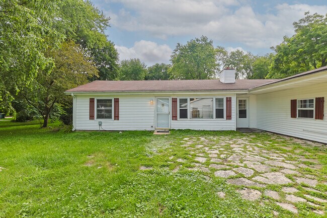 Building Photo - 13065 W Blanchard Rd