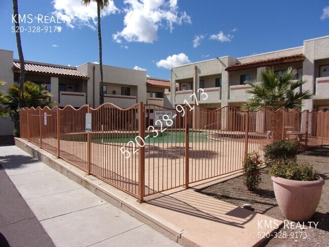 Building Photo - 2 bedroom 1 bath Condo - OWNER/AGENT