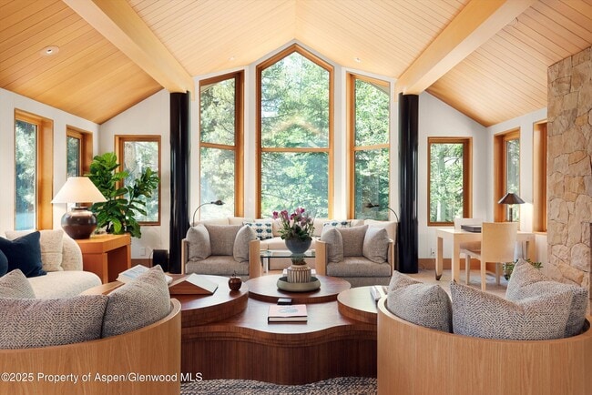 Building Photo - 800 Roaring Fork Rd