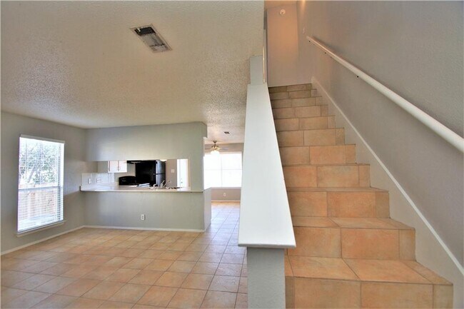 Foto del edificio - 8109 Dunn St