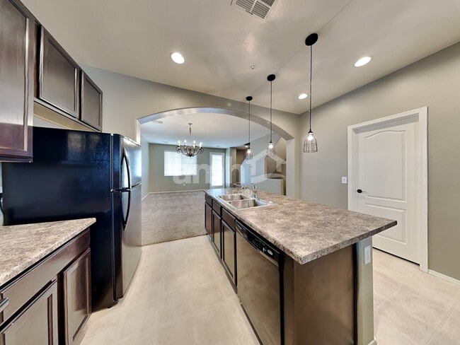 Building Photo - 889 S Storment Ln