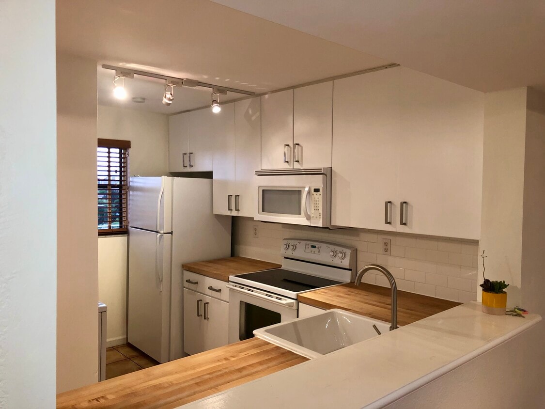 Photo - 10145 NW 9th Street Cir (Miami, FL)