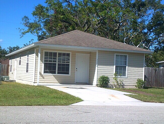 Building Photo - 1112 Orange Ave