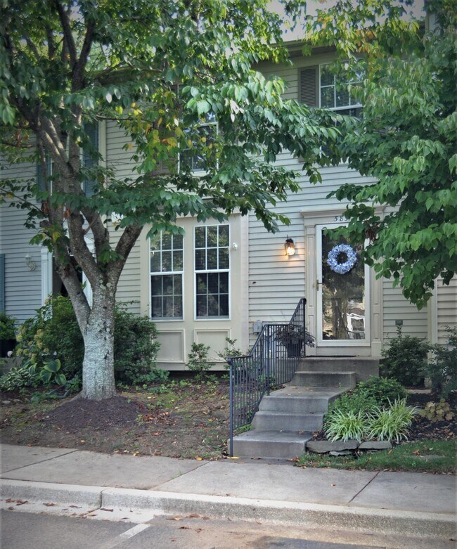 Front Entrance - 585 Quaker Ridge Ct