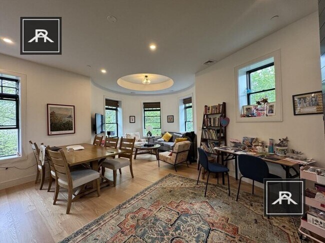 Foto del edificio - 3 bedroom in Brookline MA 02445