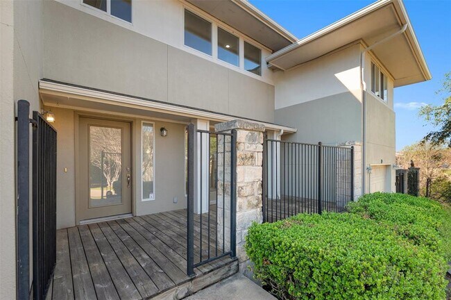 Foto del edificio - 5306 Beacon Dr