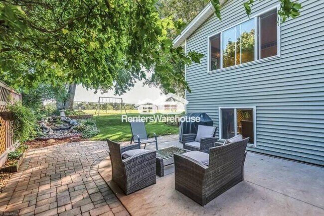Building Photo - Available Now Spacious 3 bedroom 1.5 bath Single Family Home in Savage