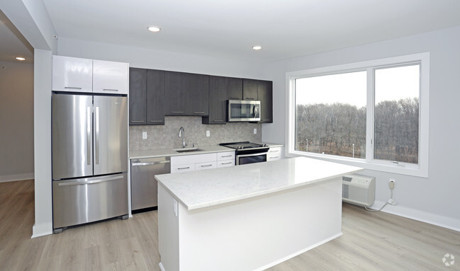 Interior Photo - Sylvan Ridge