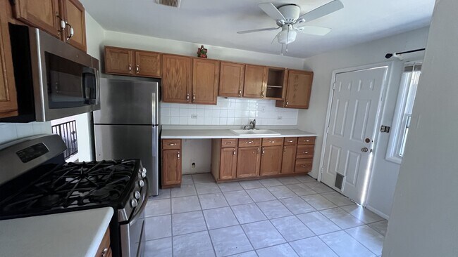 Foto del edificio - 110 Woodcrest Cir