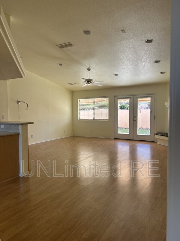 Building Photo - 4044 Cherry Tree Blvd