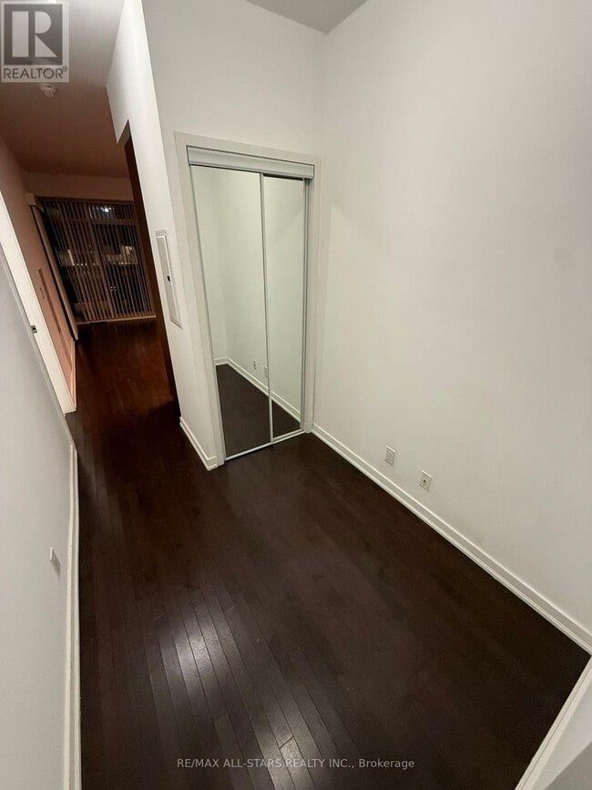 Building Photo - 14 York St