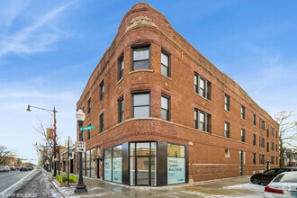 Building Photo - 3025 W Irving Park Rd